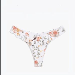 NWT WEWOREWHAT RUFFLE BOTTOM | L | FLORAL